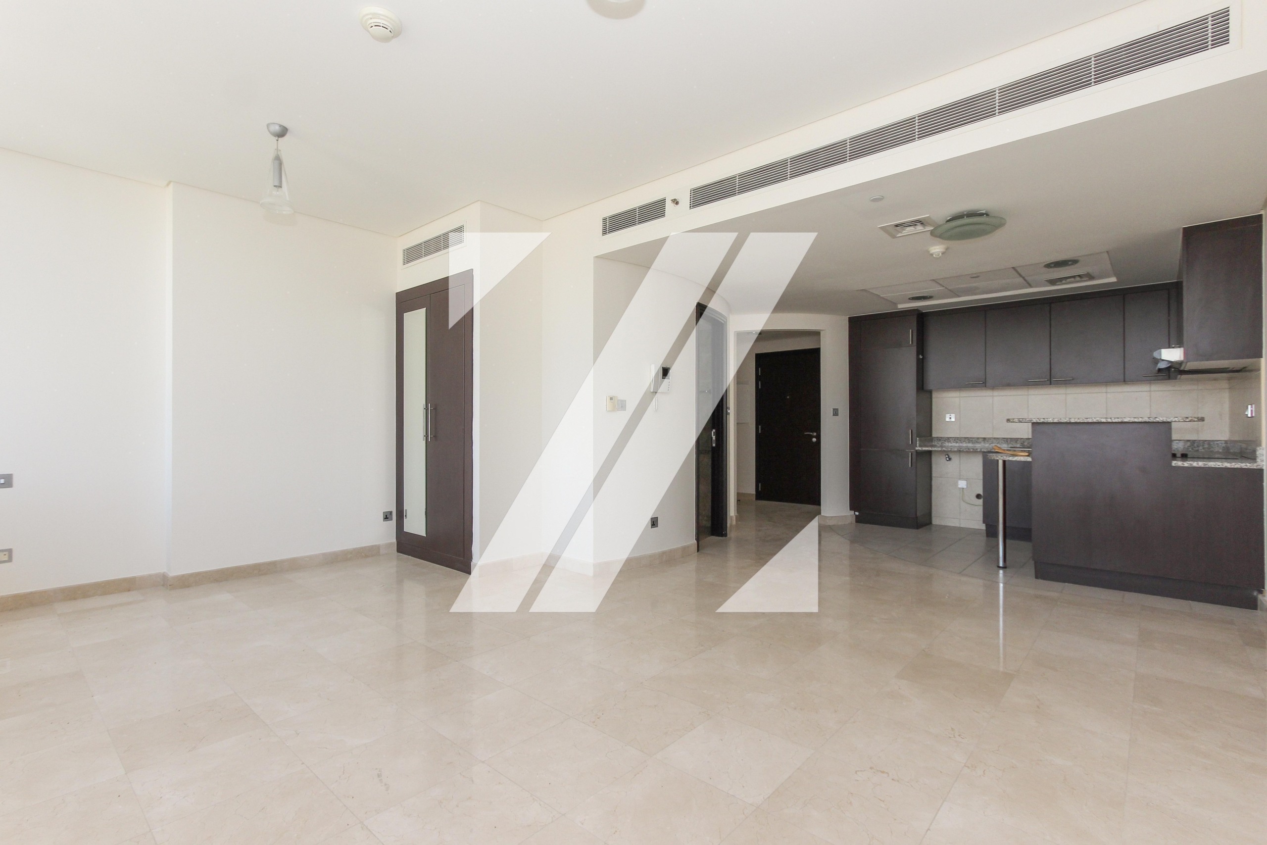 6 CHEQUES  | Zabeel View | Open Plan